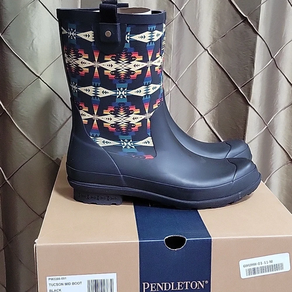 NWT- Pendleton ‘Tucson’ Mid-Calf Rain Boots
